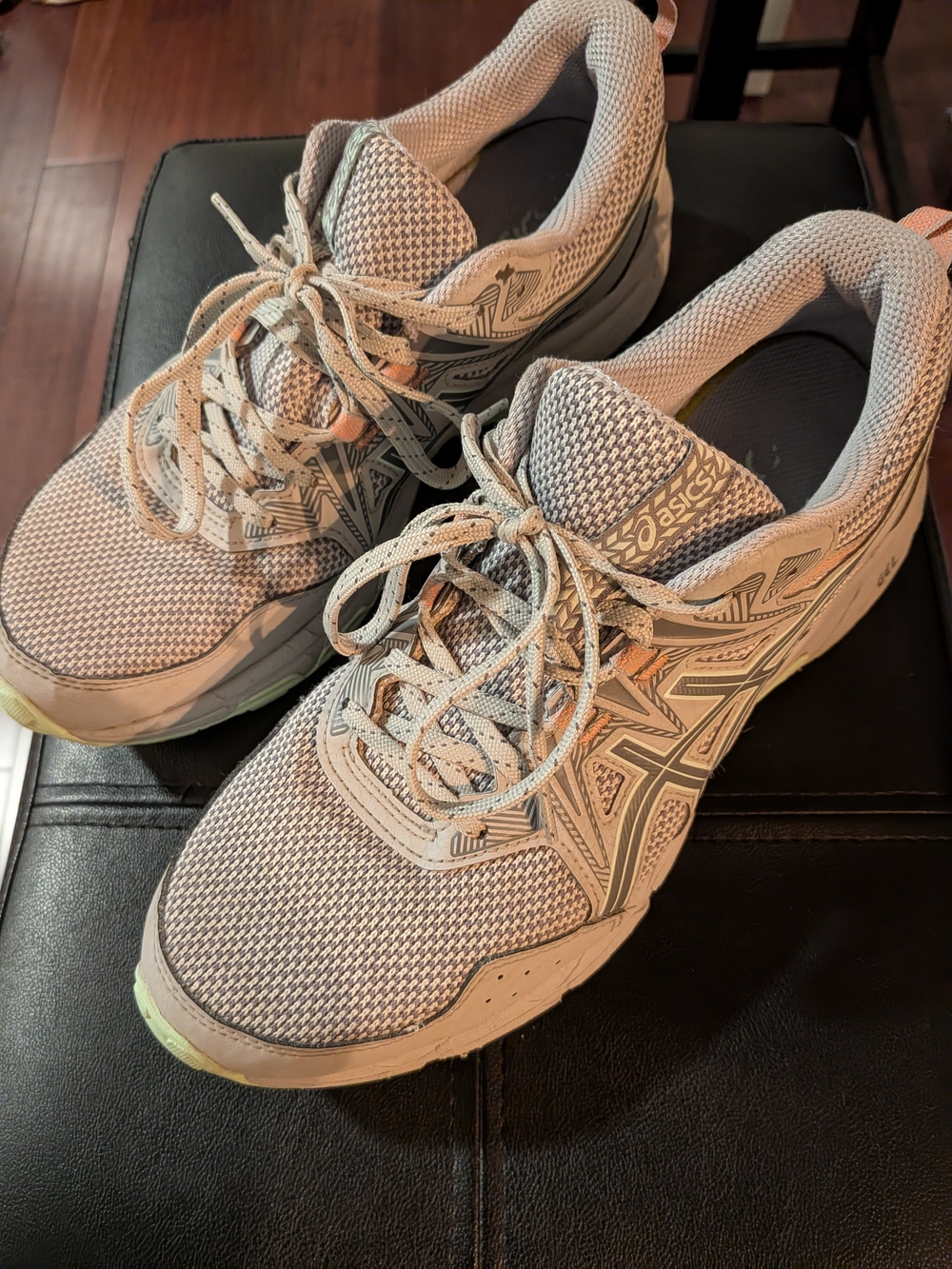 ASICS Size 9 Women’s Light Gray Mesh Sneakers with Subtle Green Accents